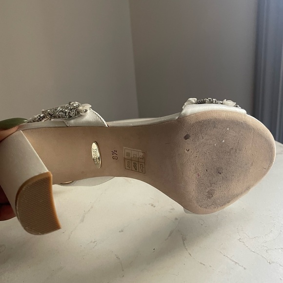 Badgley Mischka Libby heels in White - Picture 7 of 8